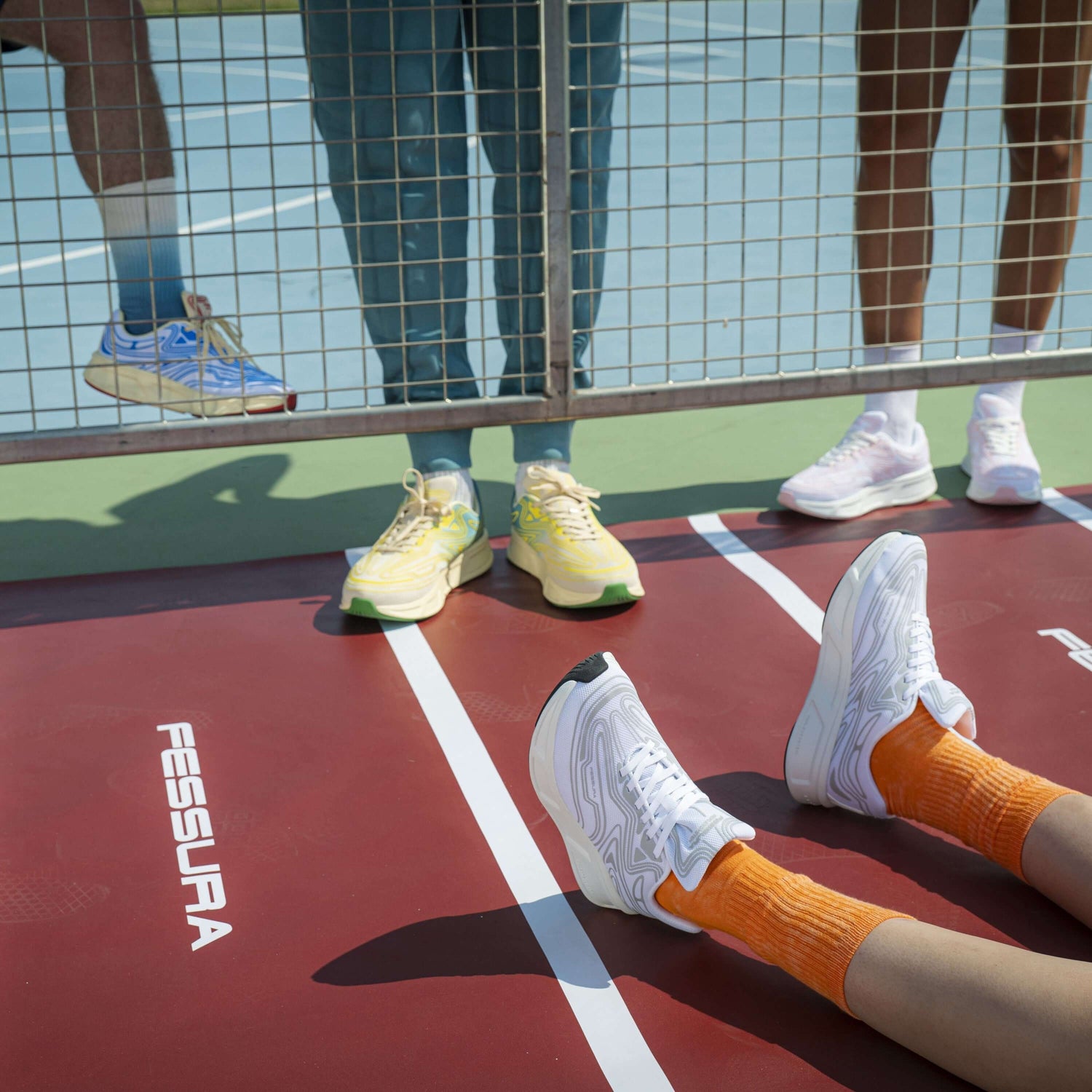 Estate a colori con le scarpe Fessura