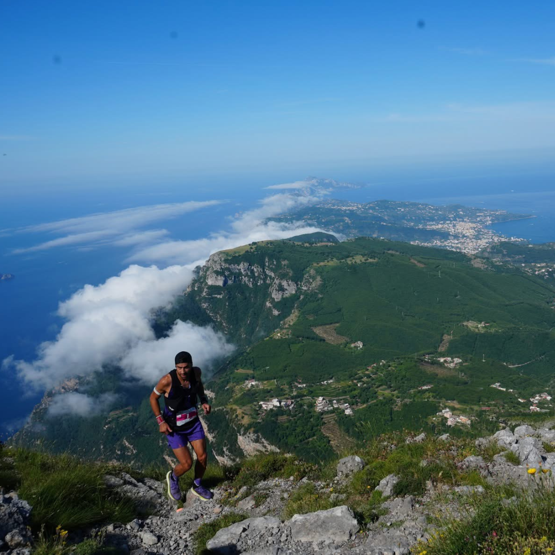 UN WEEKEND DA LEGGENDA: IL FESSURA TEAM DOMINA SUI SENTIERI E SU STRADA